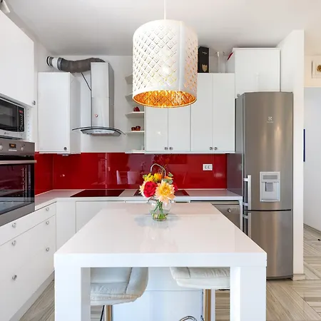 Apartment In Split Near Ba Vice Beach, Cleaning Included *