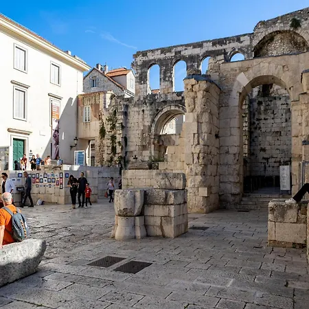 Apartament Apartment In Split Near Ba Vice Beach, Cleaning Included Split